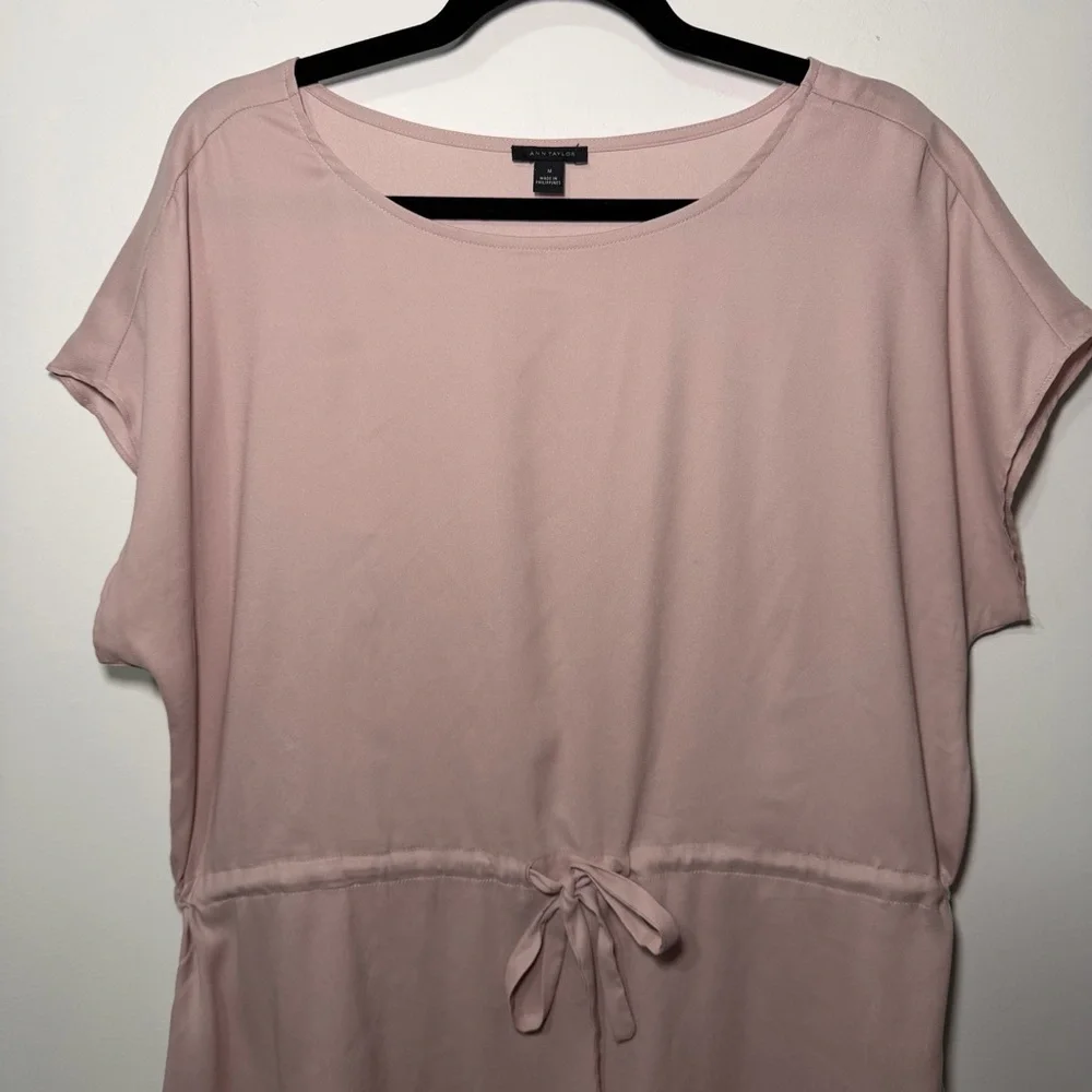 Ann Taylor women’s Mauve Tie-Waist Blouse Short Sleeve oversized Flowy Top in M - Picture 2 of 7